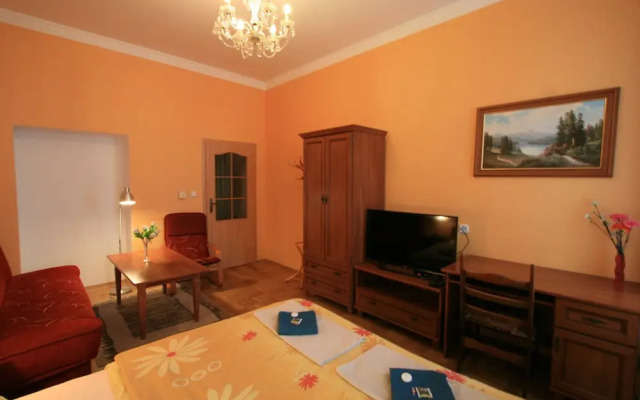Apartment No. 10 Zeyerova 13