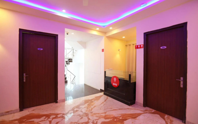 OYO 10889 Hotel Green Residency