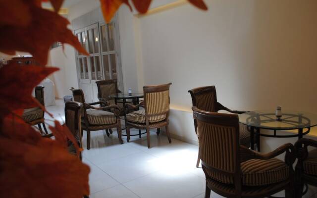 Al Ballouti Hotel Suites