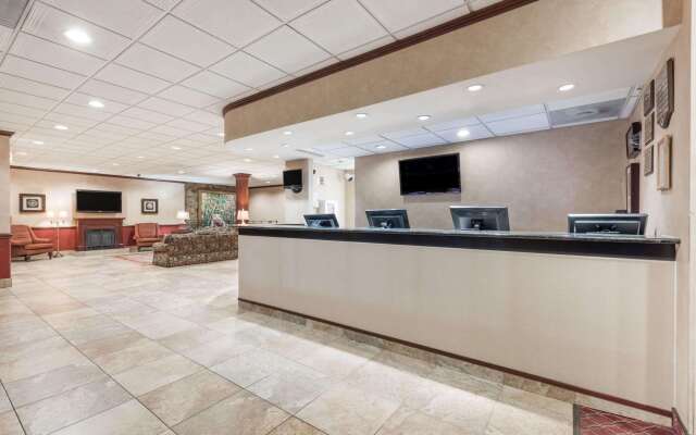 Ramada by Wyndham State College Hotel & Conference Center