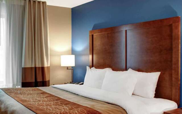 Comfort Inn & Suites, Caldwell,  OH