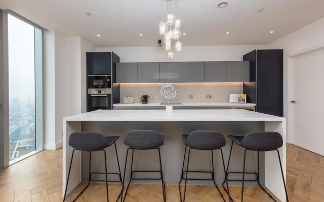 Fabulous City Flat With Views