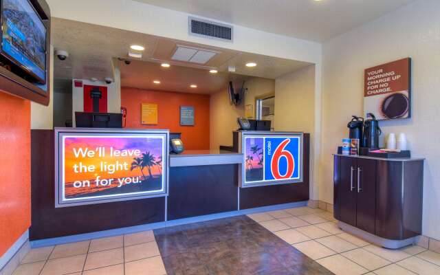 Motel 6 Riverside West - Jurupa Valley