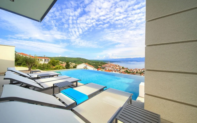 Villa Majestic With Sauna and Beautiful Views
