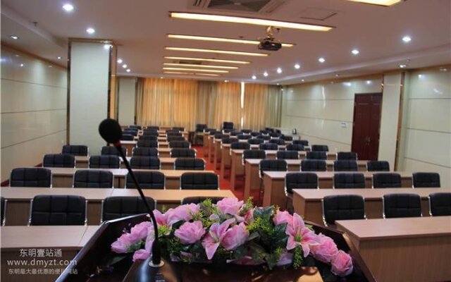 Dushi Yizhan Business Hotel