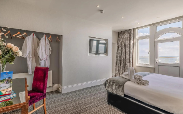 Muthu Westcliff Hotel (Near London Southend Airport)