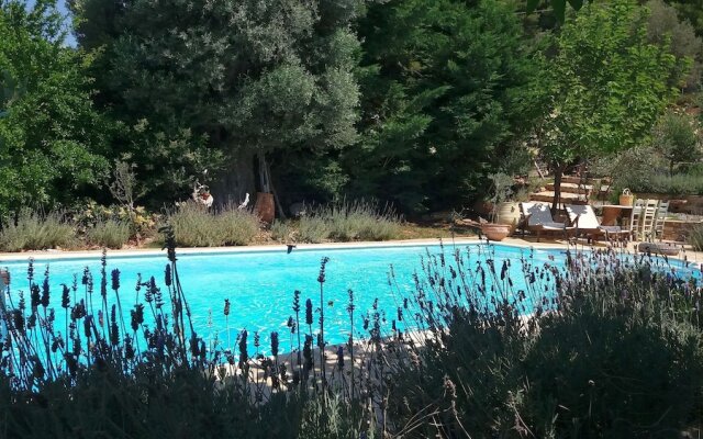 Evia FoxHouse