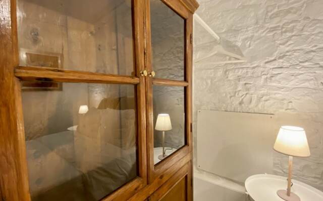 Leonys House in Dhoros