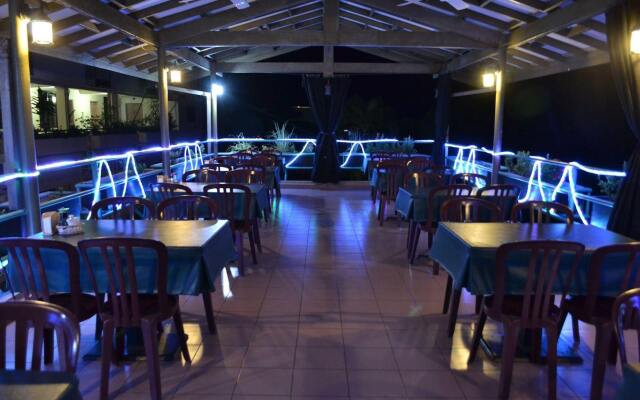 West Plaza Hotel by the Sea