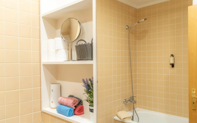 LV Premier Baixa PR2 Elevator City View Balcony