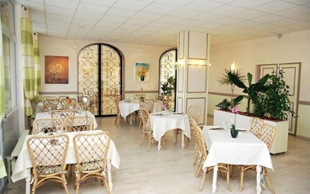 Le Chagny Hotel