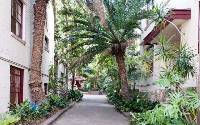 Beautiful Lush and Green Oasis Studio Apartment