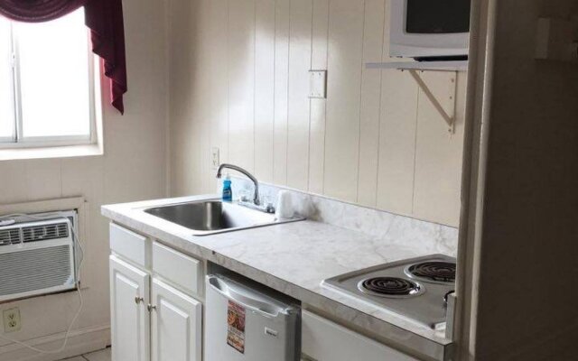 The Admiral Hotel/Motel