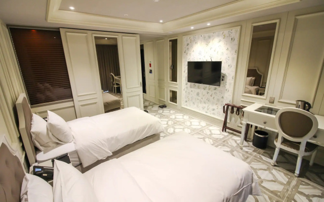 Golden Tulip Ever Yongin Hotel