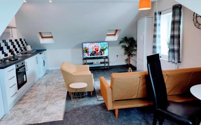 Crystal Suite 4 - private parking - metro