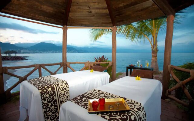 Villa del Palmar Residences