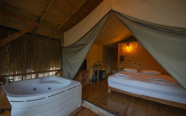 Green Pine Beach & Bungalows