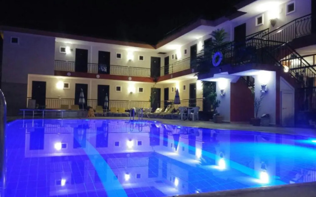 Moms Hotel