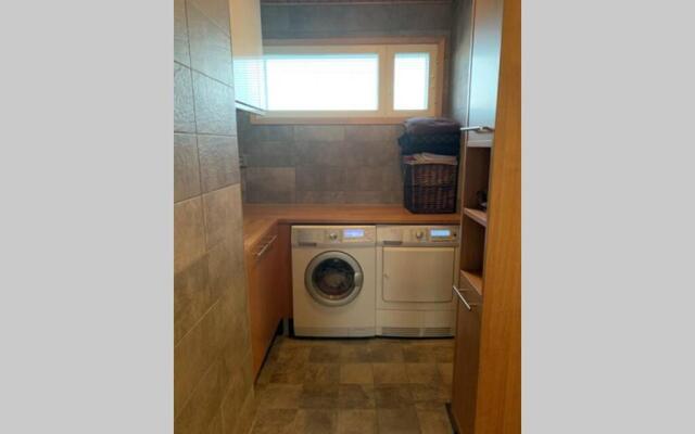 DOWNTOWN PENTHOUSE-SPA,sauna,3BR,seaview,free park