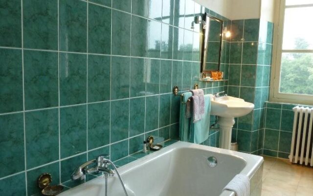 Pavillion du Chateau de Saint Augustin