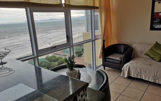 Fig Tree Strand Beach Front Apartments