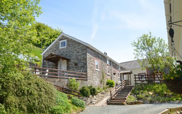 Charming Holiday Home in Llangurig With Garden