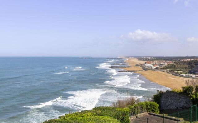 Quiet Flat With Terrace And Amazing View On The Ocean In Biarritz Welkeys