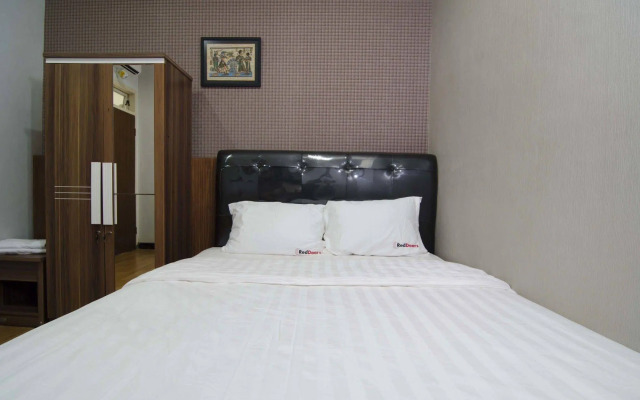 RedDoorz Raya Ngagel