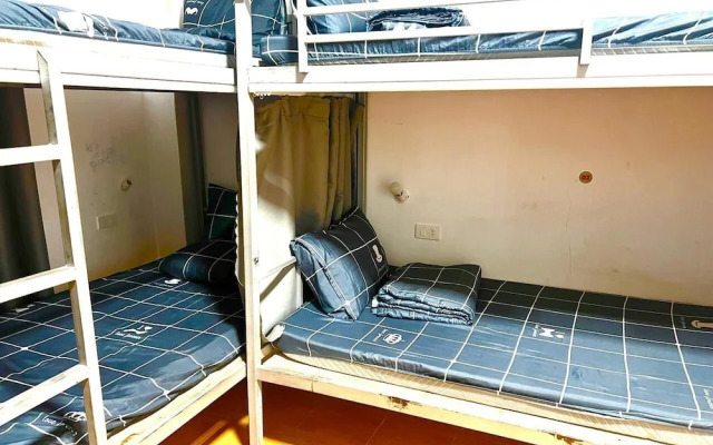 Apatuxay Vientiane Hotel & Apartment