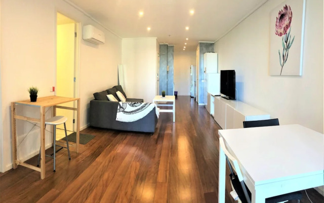 ReadySet Apartments City Tower