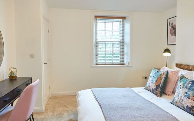 Host Stay Dunsley Chapel