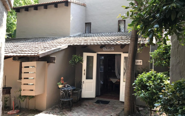 Waterhouse Guest Lodges 295 Indus Street
