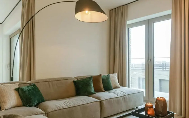 Beautiful Apartment With Terrace and Parking