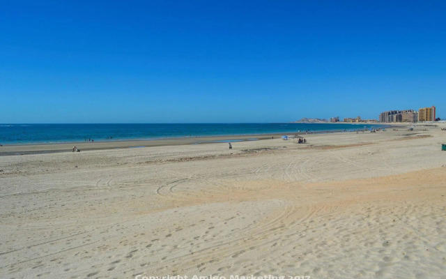 Las Gaviotas Rocky Point by Castaways