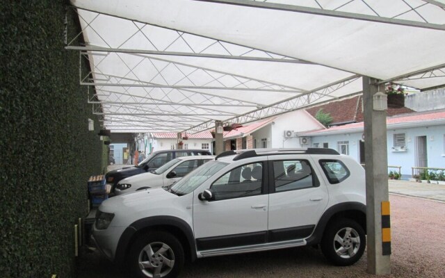 Central Palace Hotel