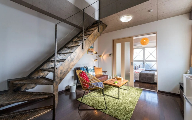 Yeah Room Zeus The Garden