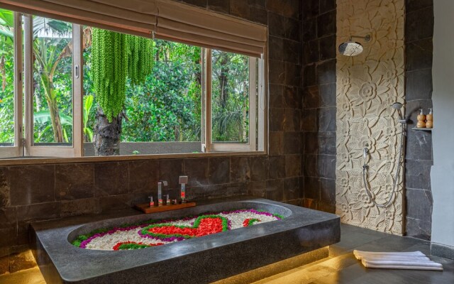 Brand new Luxury 3BR villa Ethnic Ubud 1