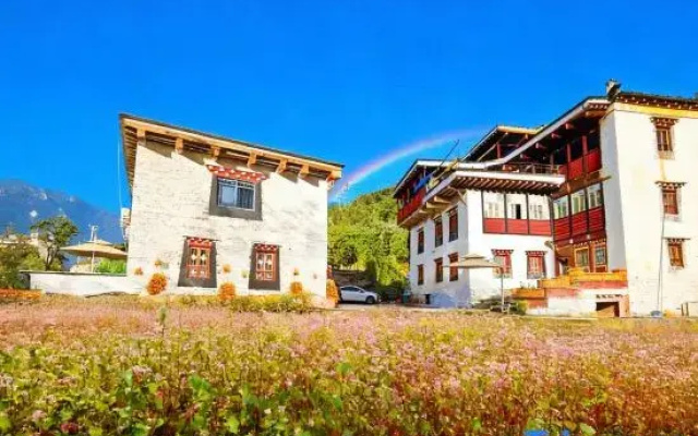 Heisha Zangmi Homestay (Zhonglu Tibetan Village)