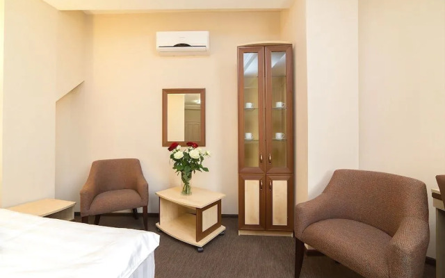 Garden Hotel