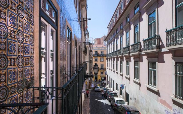 Charming Flat With Balconies Central Chiado District 2 Bedrooms And Ac 19Th Century Building