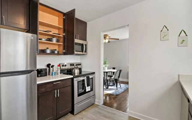 Comfy 2BR Rogers Park Apt in Sheridan