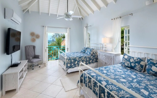 Sunny Vacation Villa 72