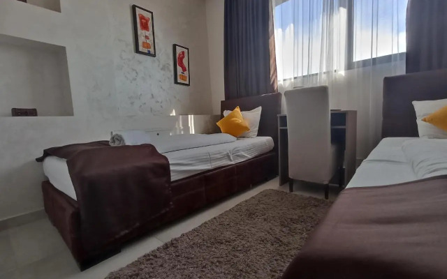 Garnet Hotel & Event Centar