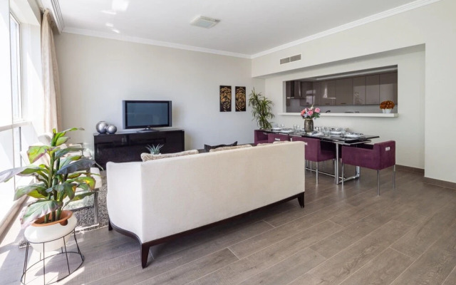 Astounding 3BR Apartment w/ Sea & Marina Views!
