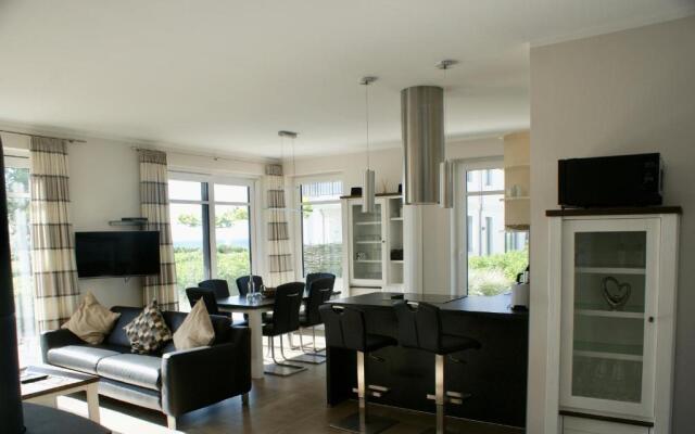 Fehmarn-OstseeferienStrandresidenz Vogelflug 1438