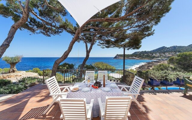 Mallorca front line property sea access