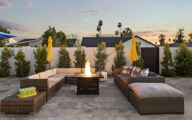 Montecito Luxe 3-villa Retreat w Pool Courtyard