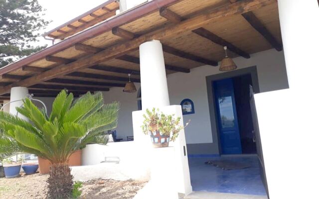 Apartment with 3 Bedrooms in Santa Maria Salina, with Wonderful Sea View And Enclosed Garden - 300 M From the Beach