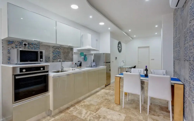 Modern 2 Bedroom Apartment in St Julians