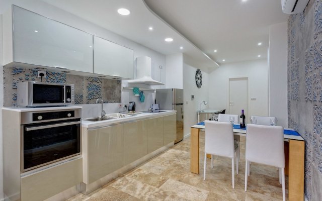 Modern 2 Bedroom Apartment in St Julians